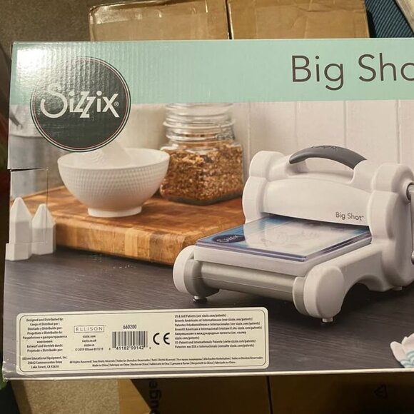 Sizzix Big Shot Machine - Picture 1 of 7